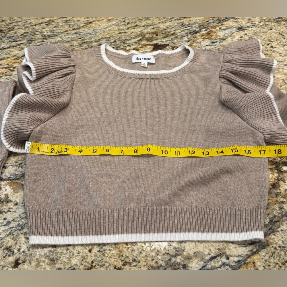 Day + Moon Dusty Latte/Creme Trim Women’s Ruffled Sleeve Sweater Size M Pullover - Picture 6 of 7